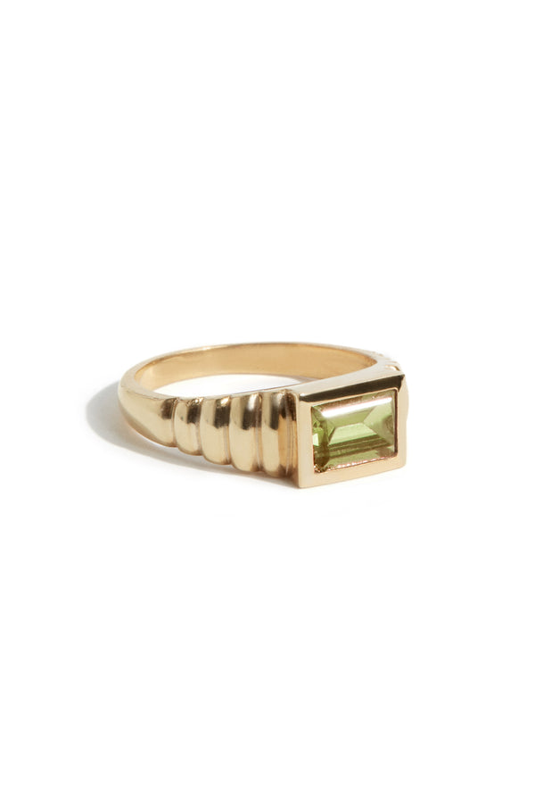 Baguette Art Deco Ring in Gold