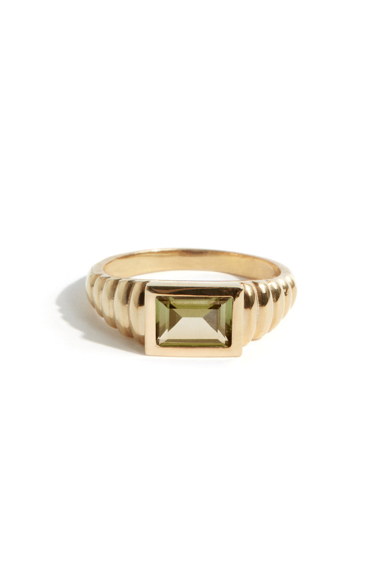 Baguette Art Deco Ring in Gold