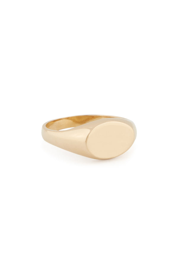 Oval Signet Ring in Gold